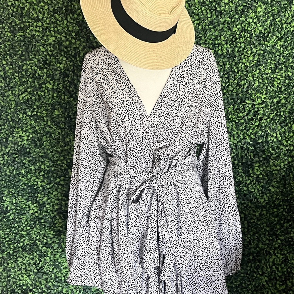 XL romper v neck ties in front